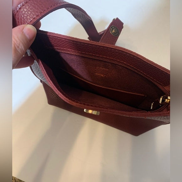 Faux Leather Burgundy crossbody purse, gold hardware & tassel snap closure - Picture 2 of 6